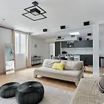 Grand Appartement 4Br - 17Th Arrondissement