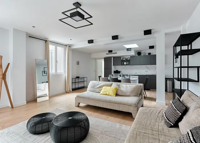 Grand Appartement 4Br - 17Th Arrondissement