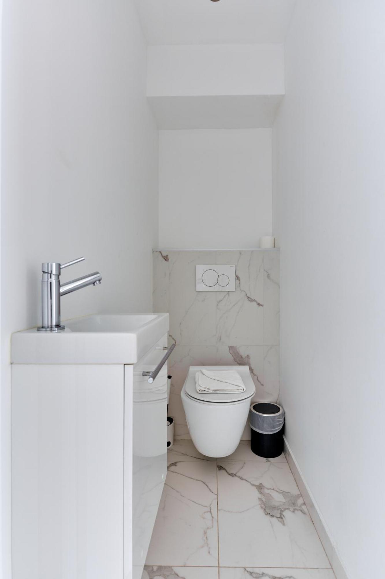 Appartement Grand 4br - 17th Arrondissement Parijs