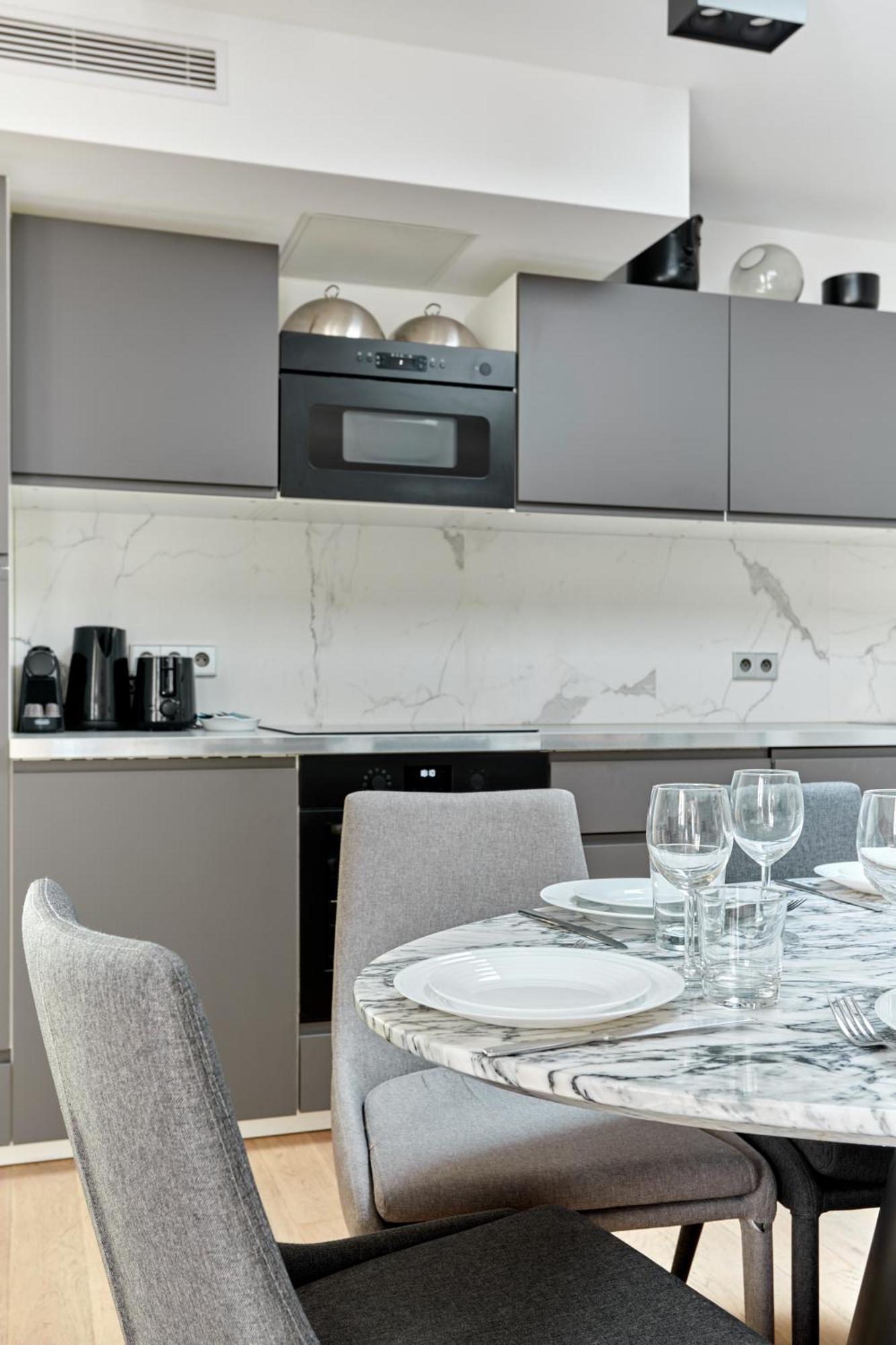 Grand 4br - 17th Arrondissement Appartement *
